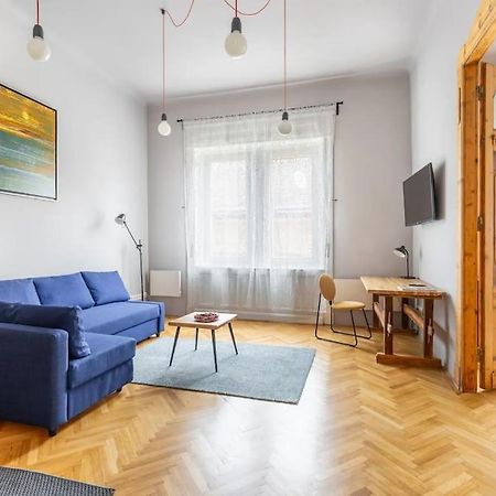 Elegant And Modern In The City Centre Budapeste Exterior foto